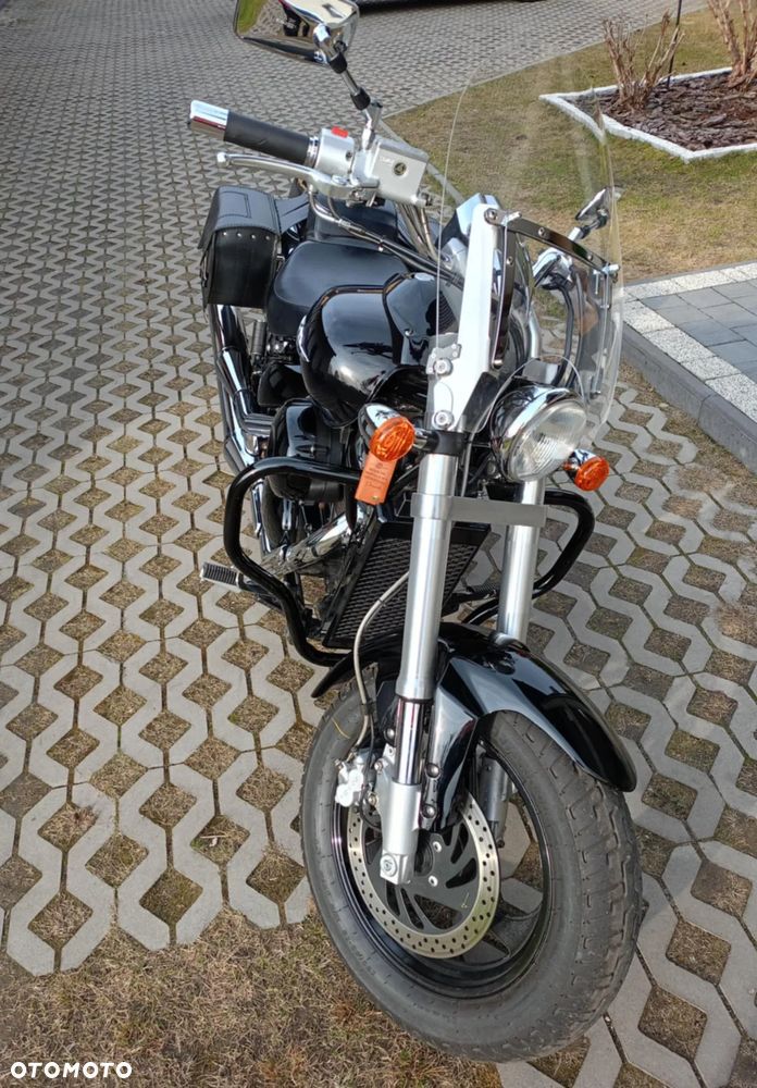 Suzuki Intruder - 18