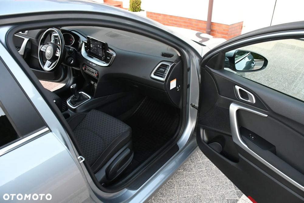 Kia Ceed 1.6 CRDi mHEV L Business Line - 25