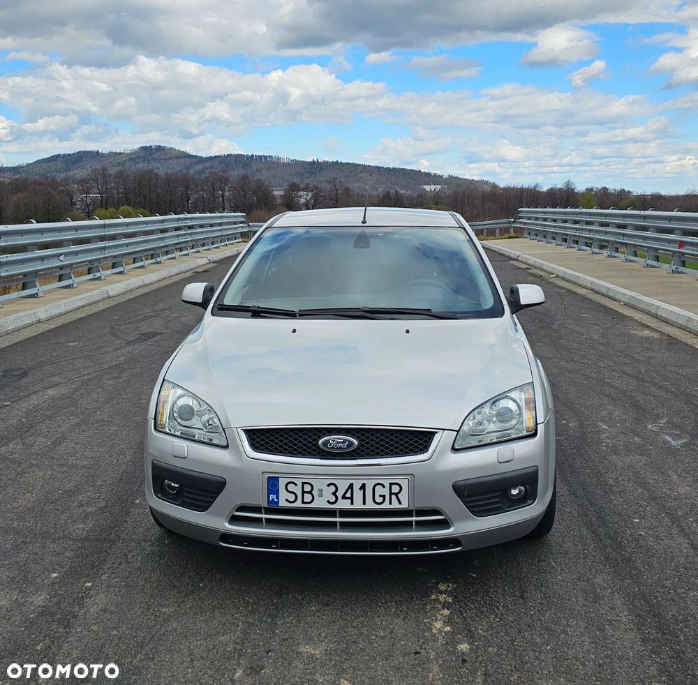 Ford Focus 2.0 Ghia - 8