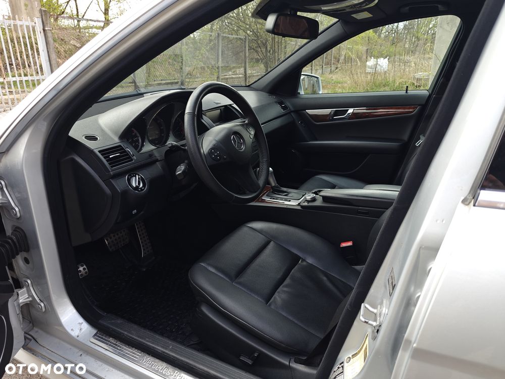 Mercedes-Benz Klasa C 300 Avantgarde 4-Matic - 14