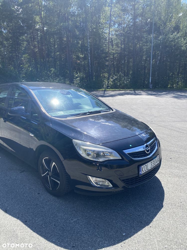 Opel Astra IV 1.4 T Cosmo - 2