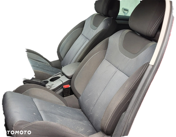 Fotele Citroen C4 II