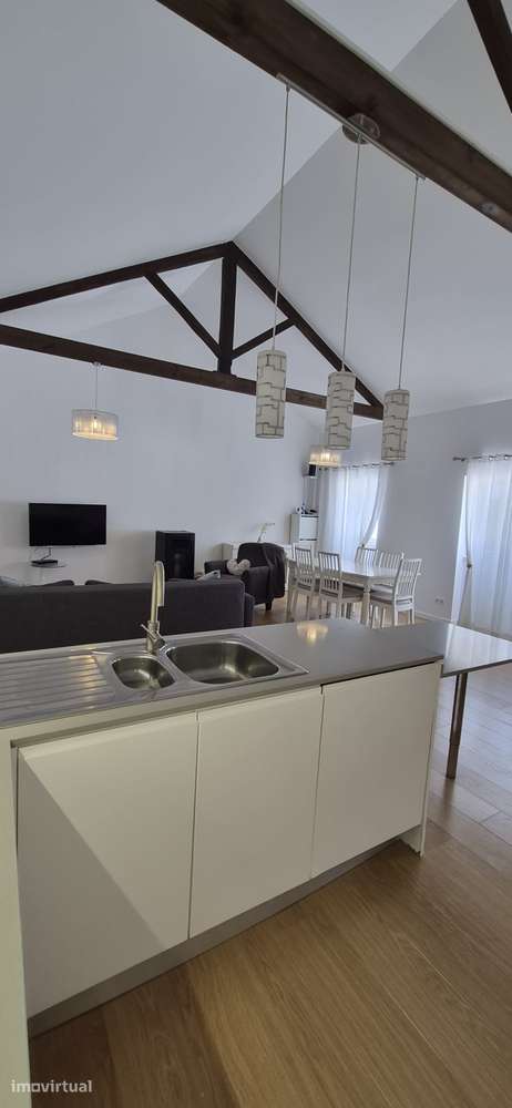 Moradia T2 com 3 casas de banho no centro de Cascais - Grande imagem: 3/13