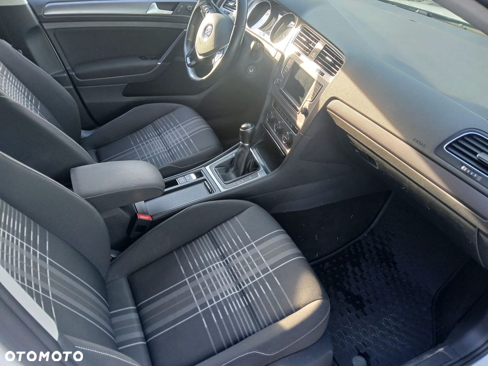 Volkswagen Golf 1.6 TDI BlueMotion Technology Lounge - 31