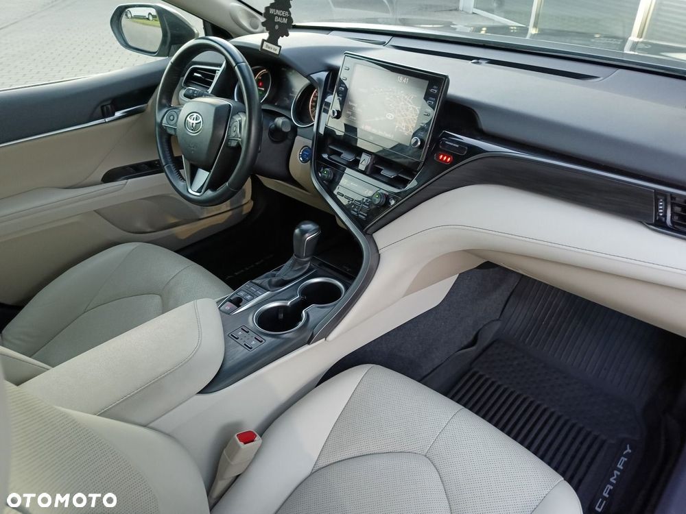 Toyota Camry 2.5 Hybrid Executive CVT - 31