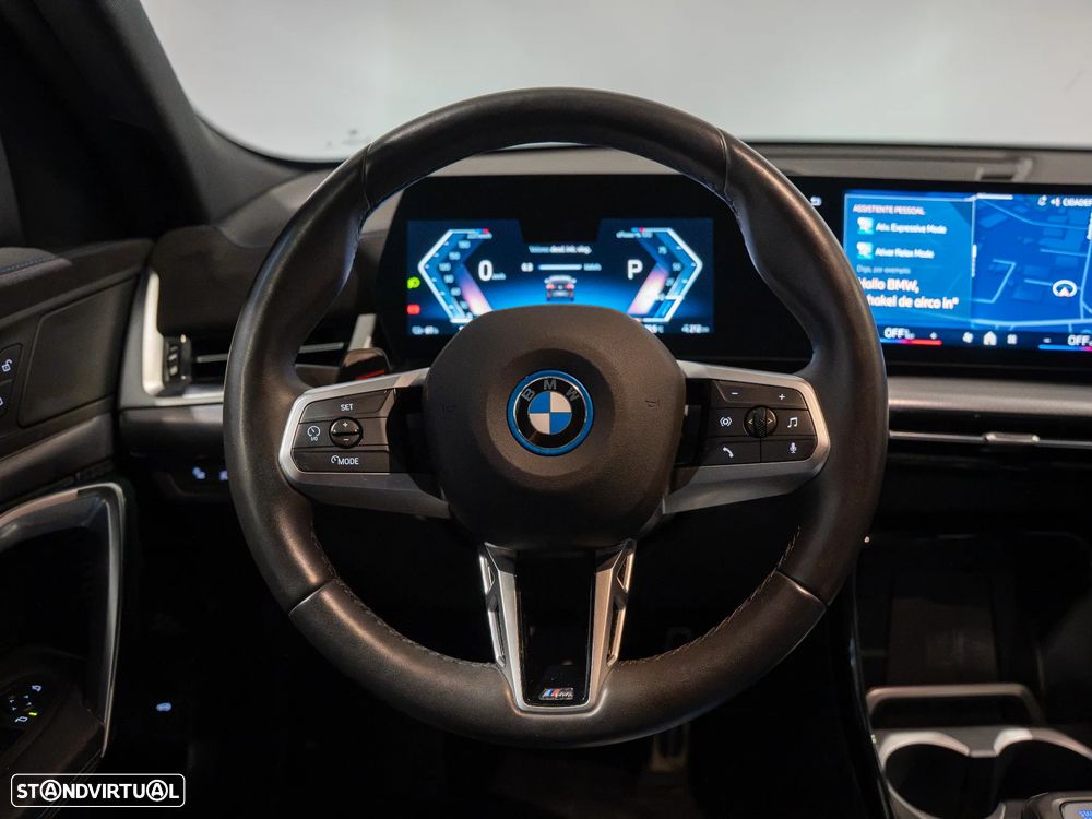 BMW iX2 eDrive20 Pack Desportivo M - 9