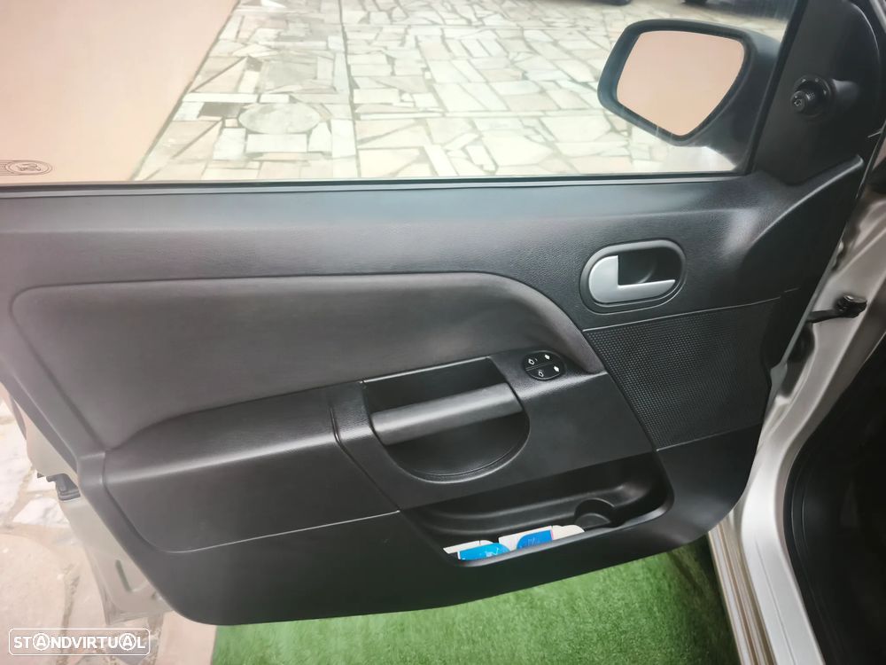 Ford Fiesta 1.25 Ambiente - 12