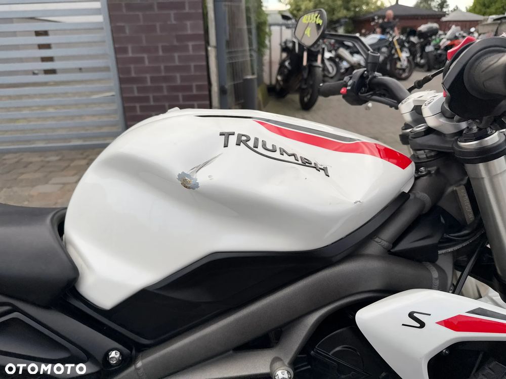 Triumph Street Triple - 29