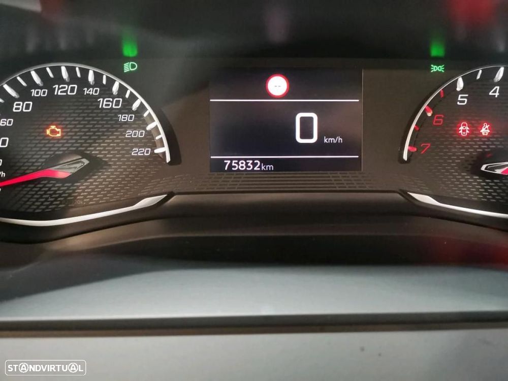 Peugeot 2008 1.5 BlueHDi Active Pack - 4
