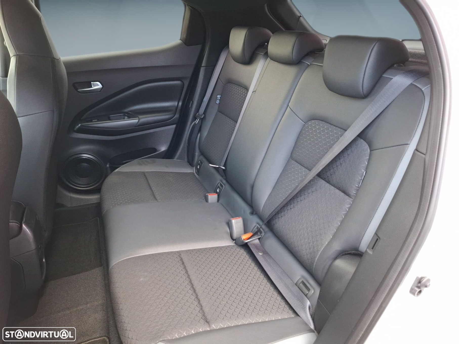 Nissan Juke 1.6 Hybrid N-Design Silver - 6