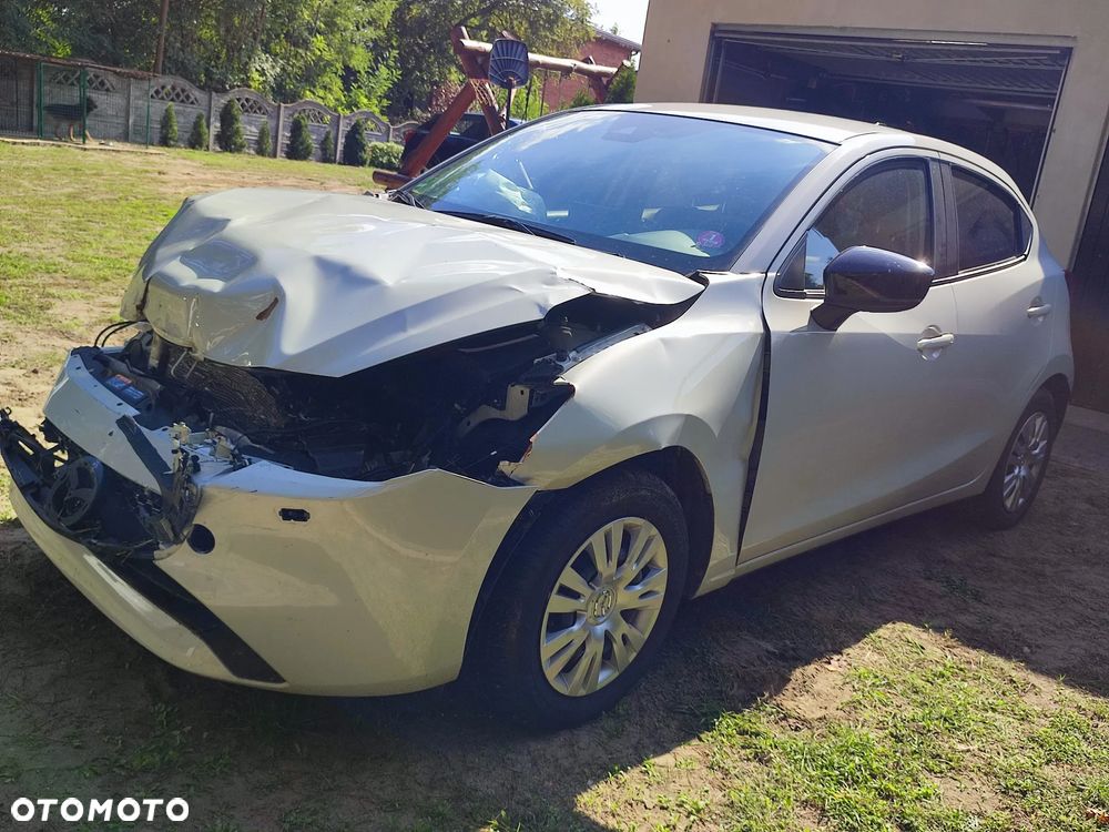 Mazda 2 SKYACTIV-G 90 Homura - 3
