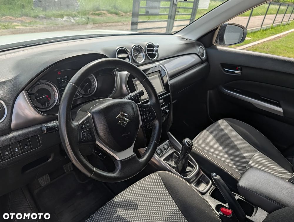 Suzuki Vitara 1.0 Boosterjet Club - 24