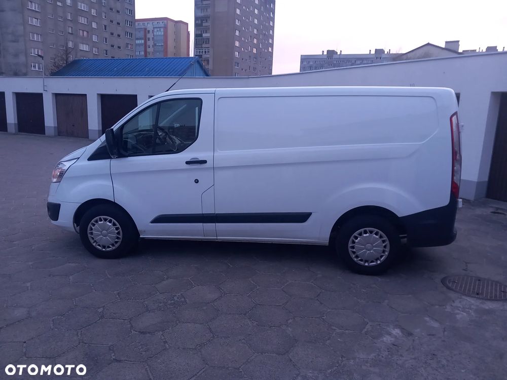 Ford TRANSIT CUSTOM - 13