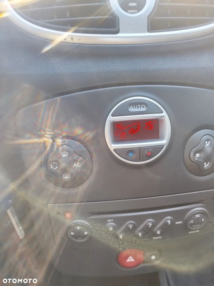 Renault Clio - 7