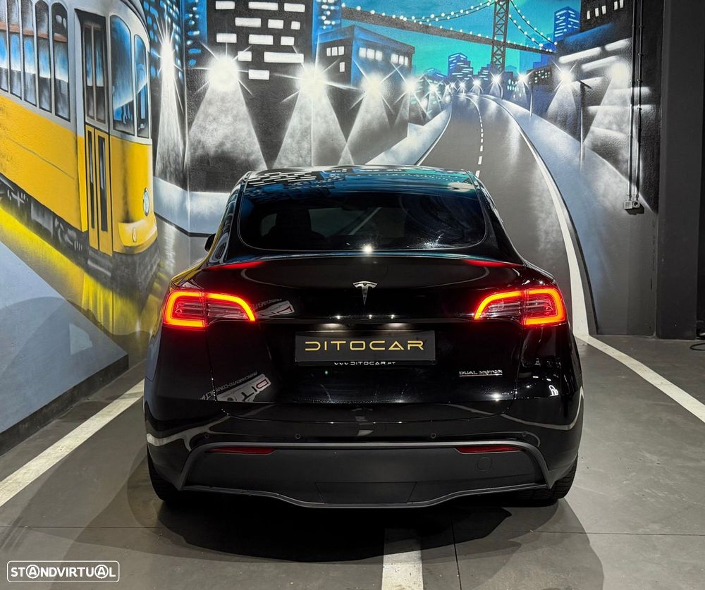 Tesla Model Y Performance Dual Motor AWD - 14
