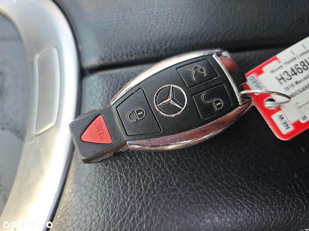 Mercedes-Benz GLC 300 4Matic 9G-TRONIC AMG Line - 12