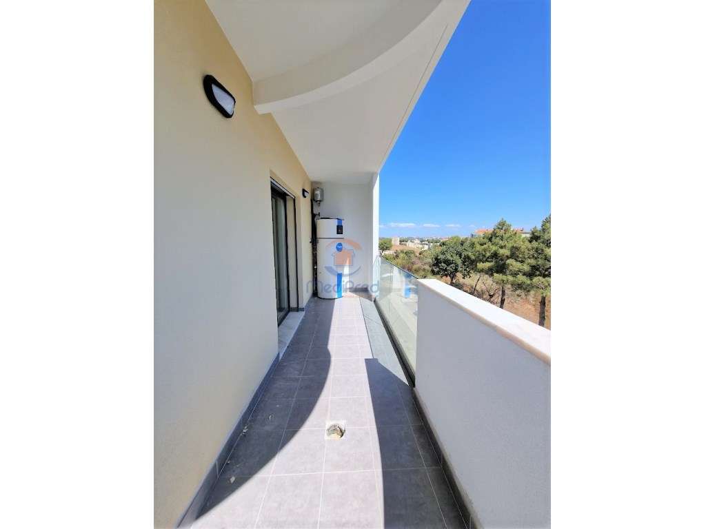 Apartamento T2 em Construção com 2 Varandas, Parqueamento e Arrecad... - Grande imagem: 3/54