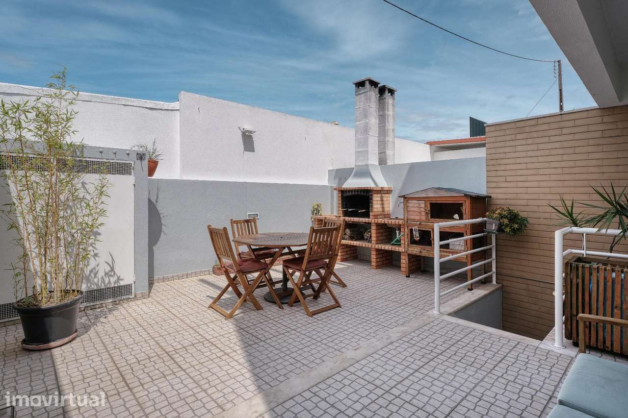 Moradia T4 Geminada com Jardim Privado — Tires - Grande imagem: 3/57