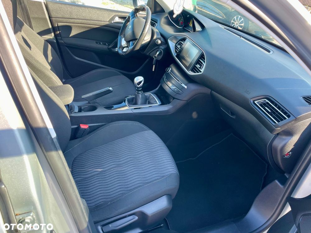 Peugeot 308 BlueHDi 120 Stop & Start Business-Line - 28