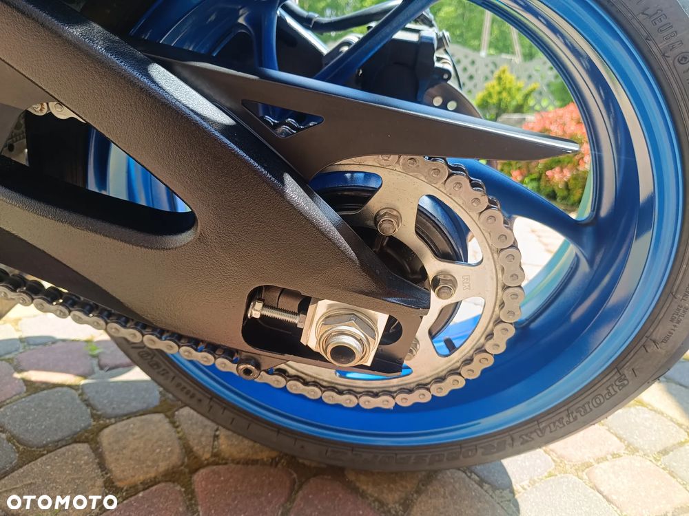 Suzuki GSX 1000 - 20