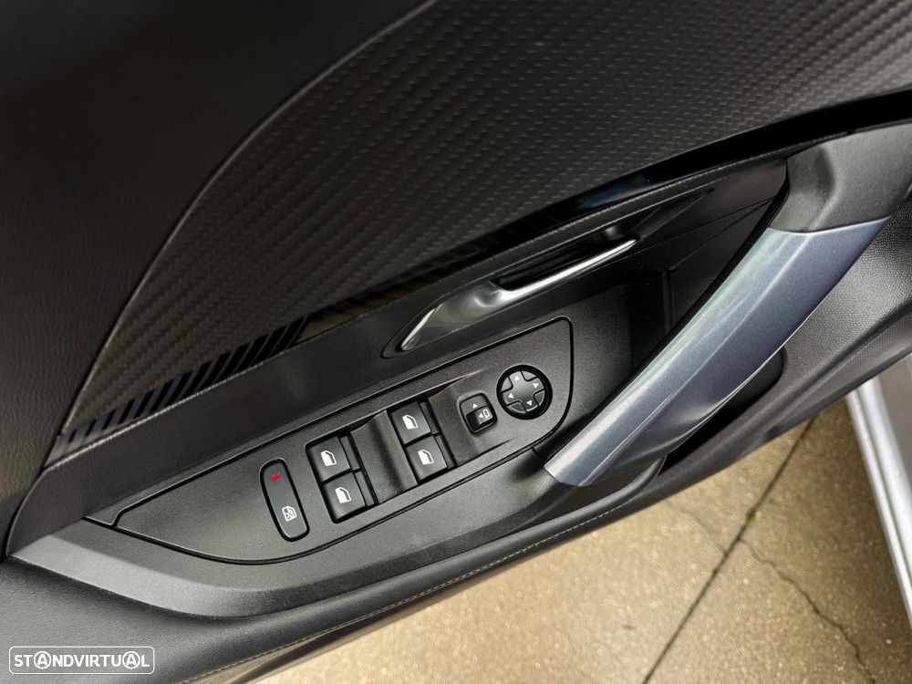 Peugeot e-2008 50 kWh Allure - 11