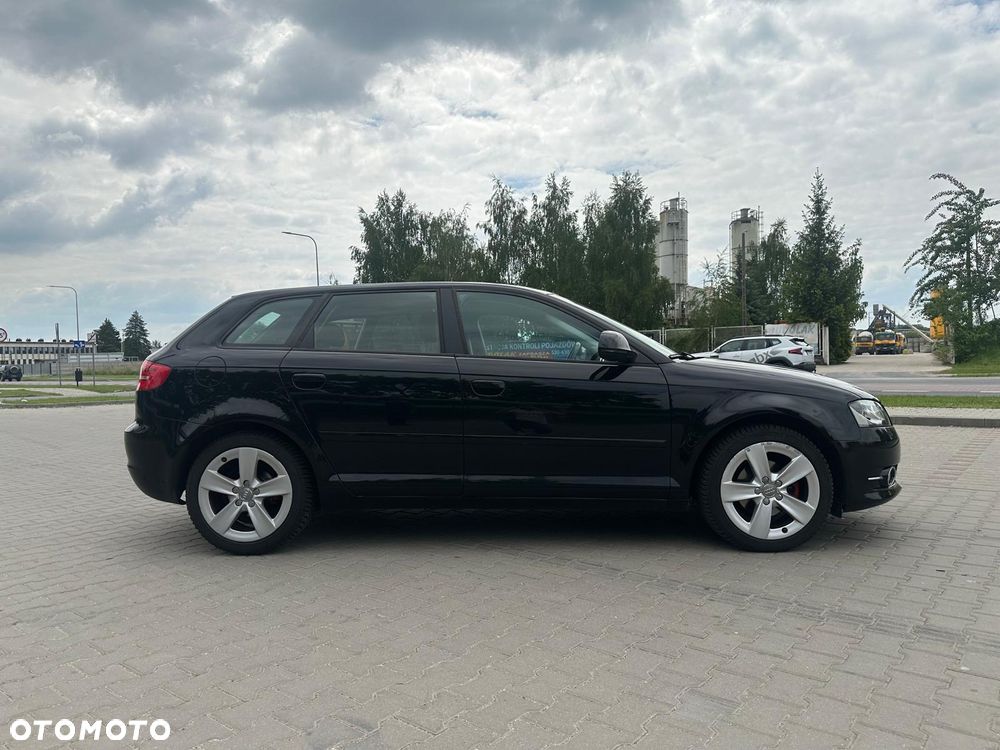 Audi A3 Sportback 1.6 TDI DPF Ambiente - 35