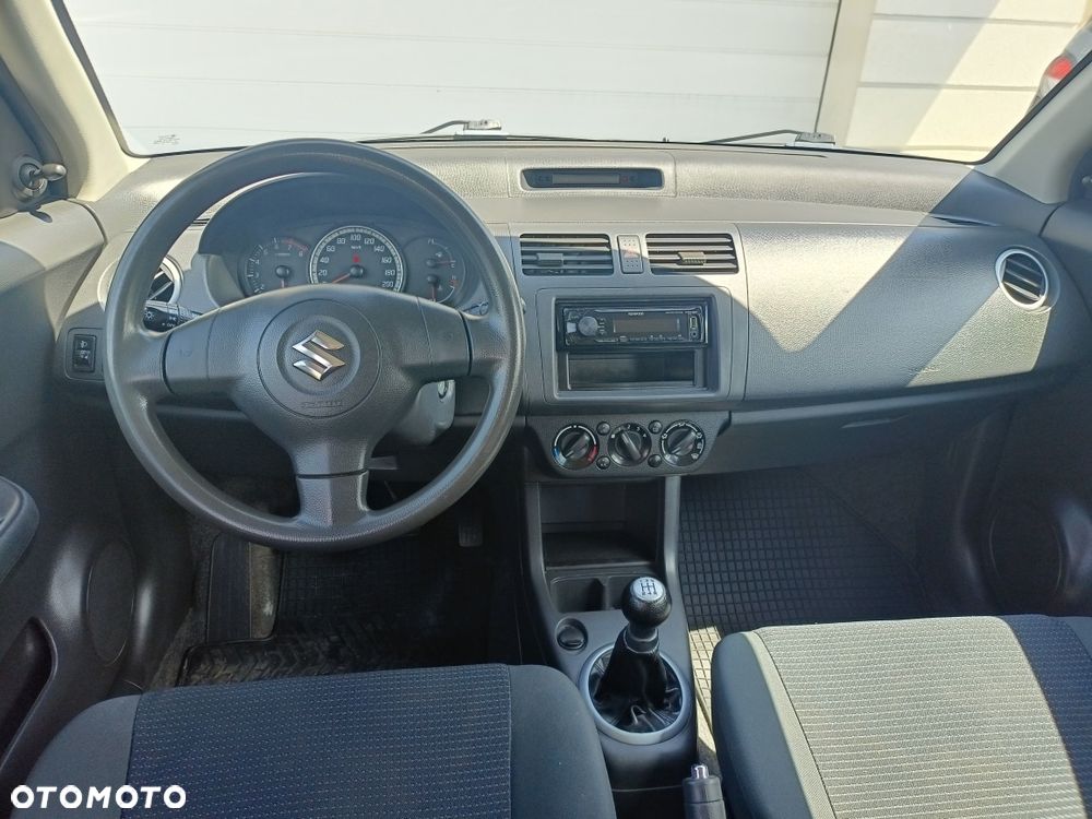 Suzuki Swift - 5