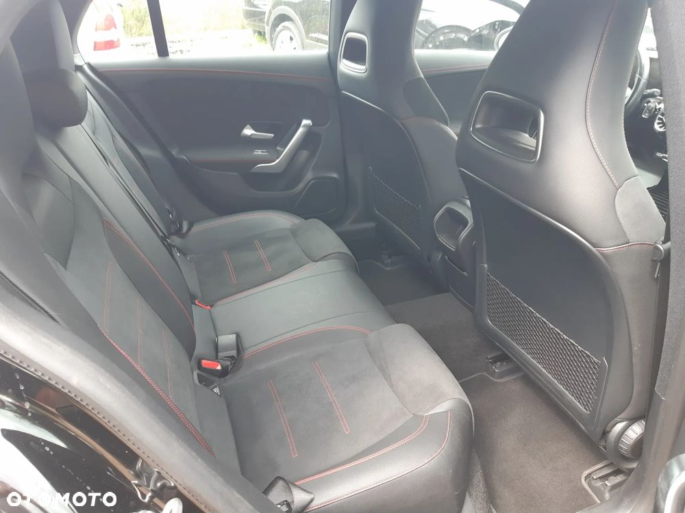 Mercedes-Benz CLA 180 7G-DCT AMG Line Advanced Plus - 14