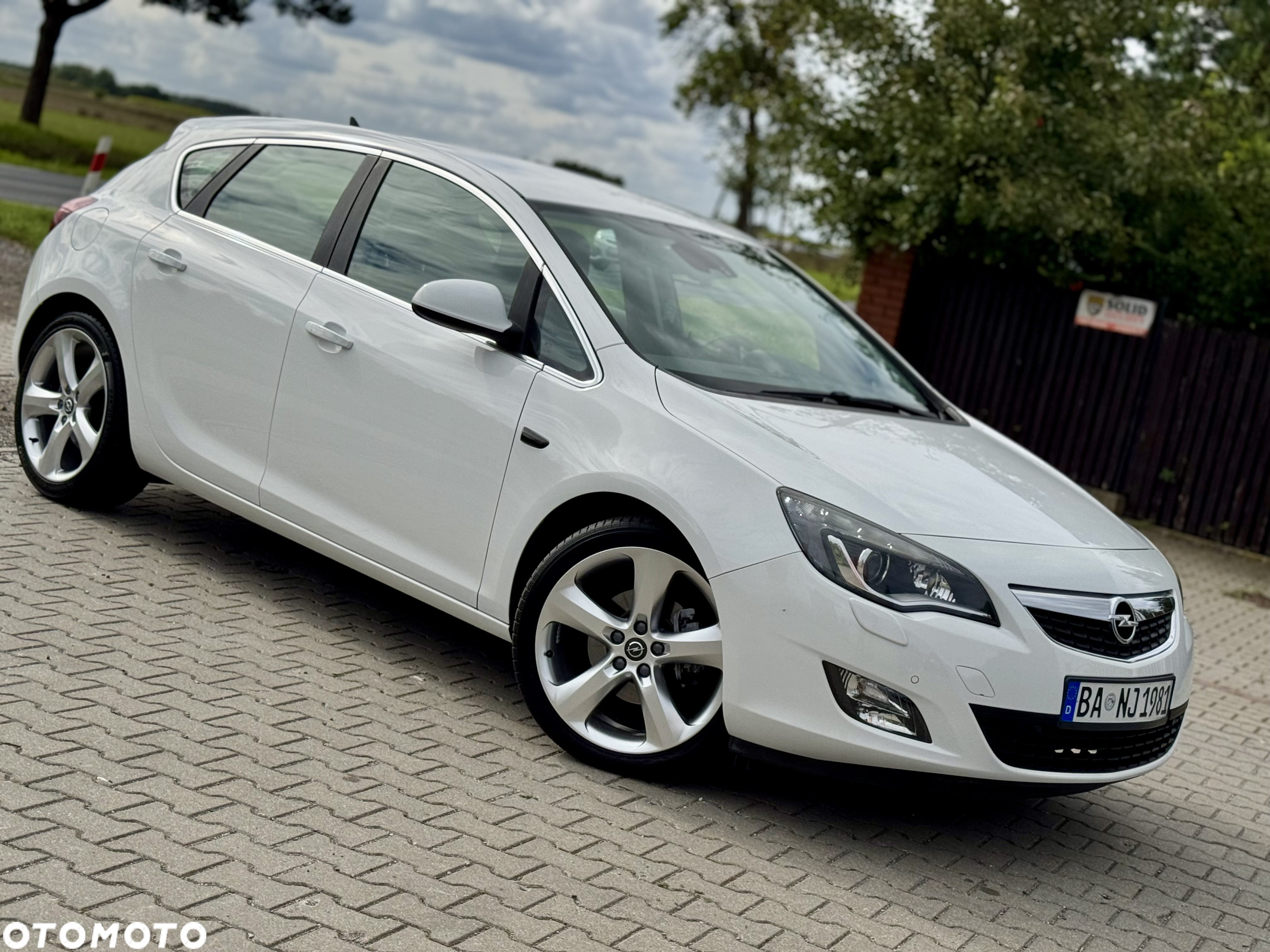 Opel Astra 1.6 Turbo Cosmo - 23