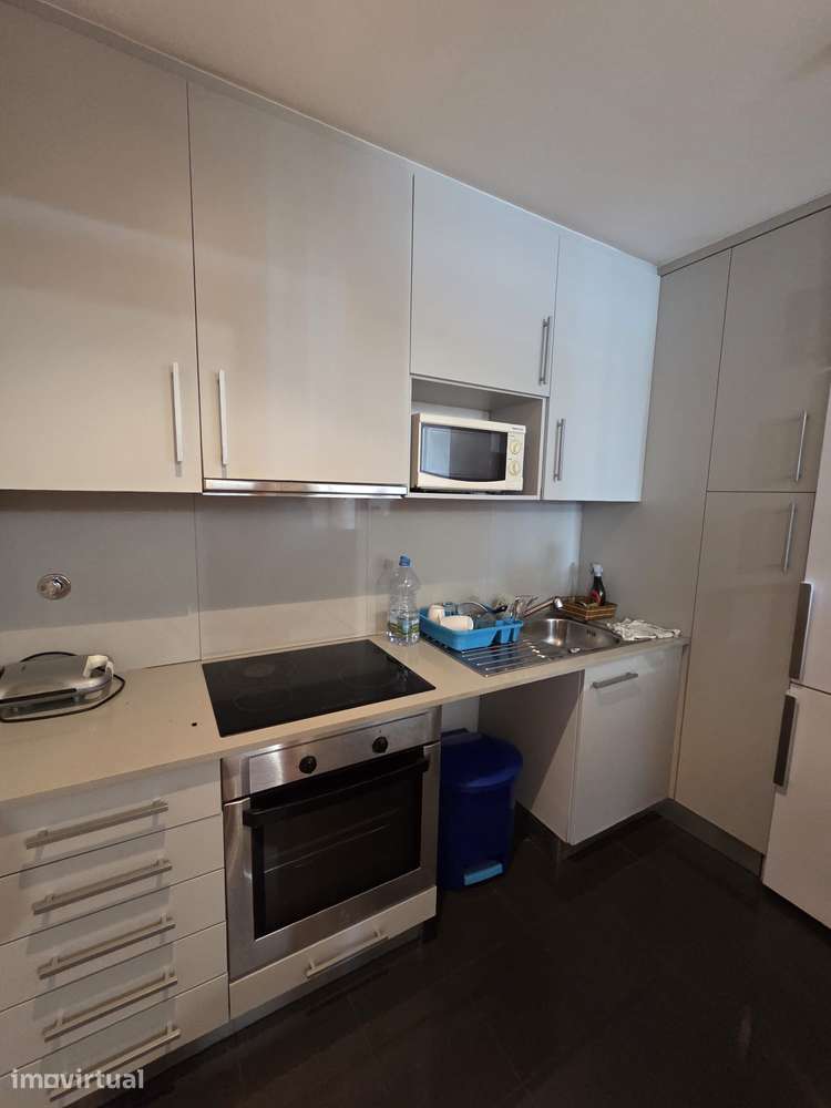 Apartamento T1 Mobilado com lugar Garagem - Grande imagem: 3/8