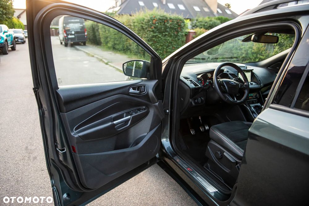 Ford Kuga 1.5 EcoBoost 2x4 ST-Line - 18
