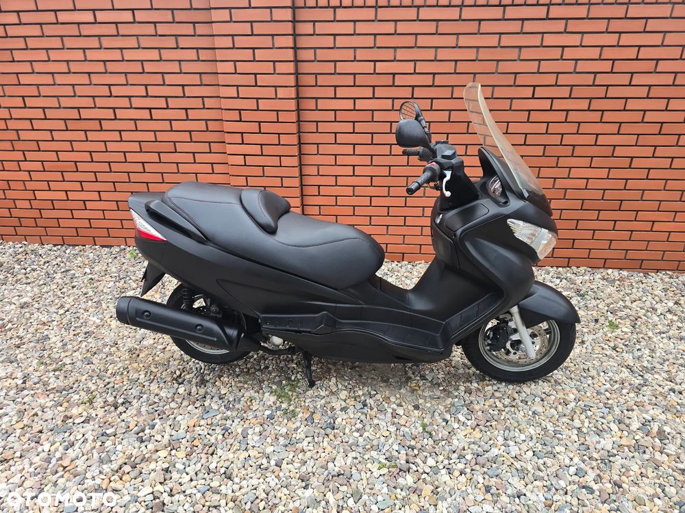 Suzuki Burgman - 8