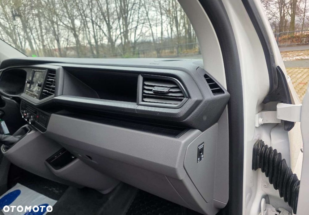 Volkswagen Transporter - 27