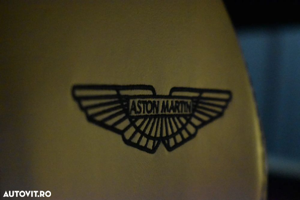 Aston Martin DBX - 30