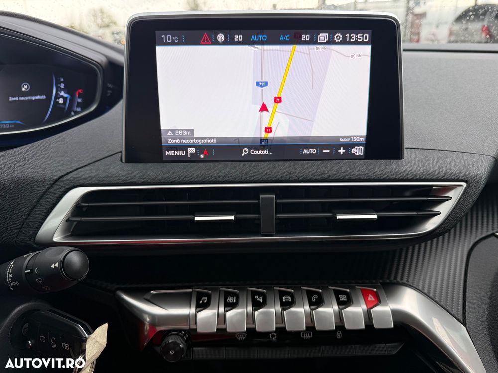 Peugeot 3008 1.2 PureTech Turbo S&S EAT6 Allure - 17