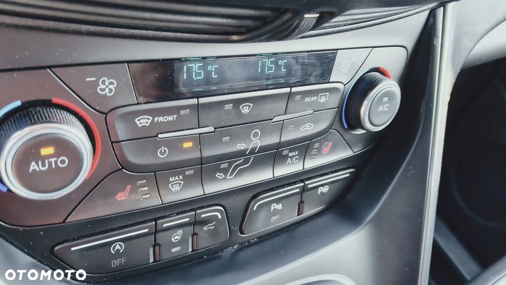 Ford Kuga 2.0 TDCi 4x4 Vignale - 28