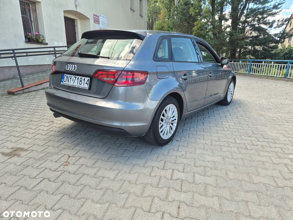 Audi A3 Sportback 1.6 TDI Attraction - 13