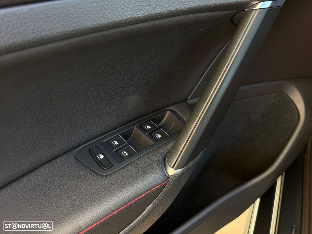 VW Golf 2.0 TSI GTI DSG Performance - 17