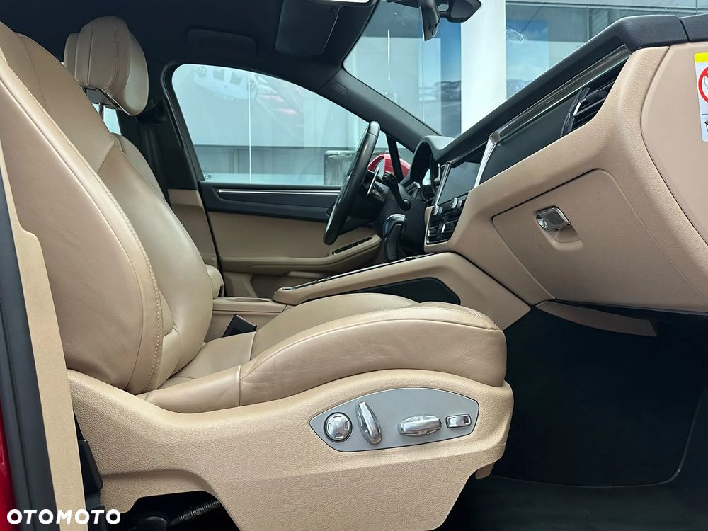 Porsche Macan Standard - 18