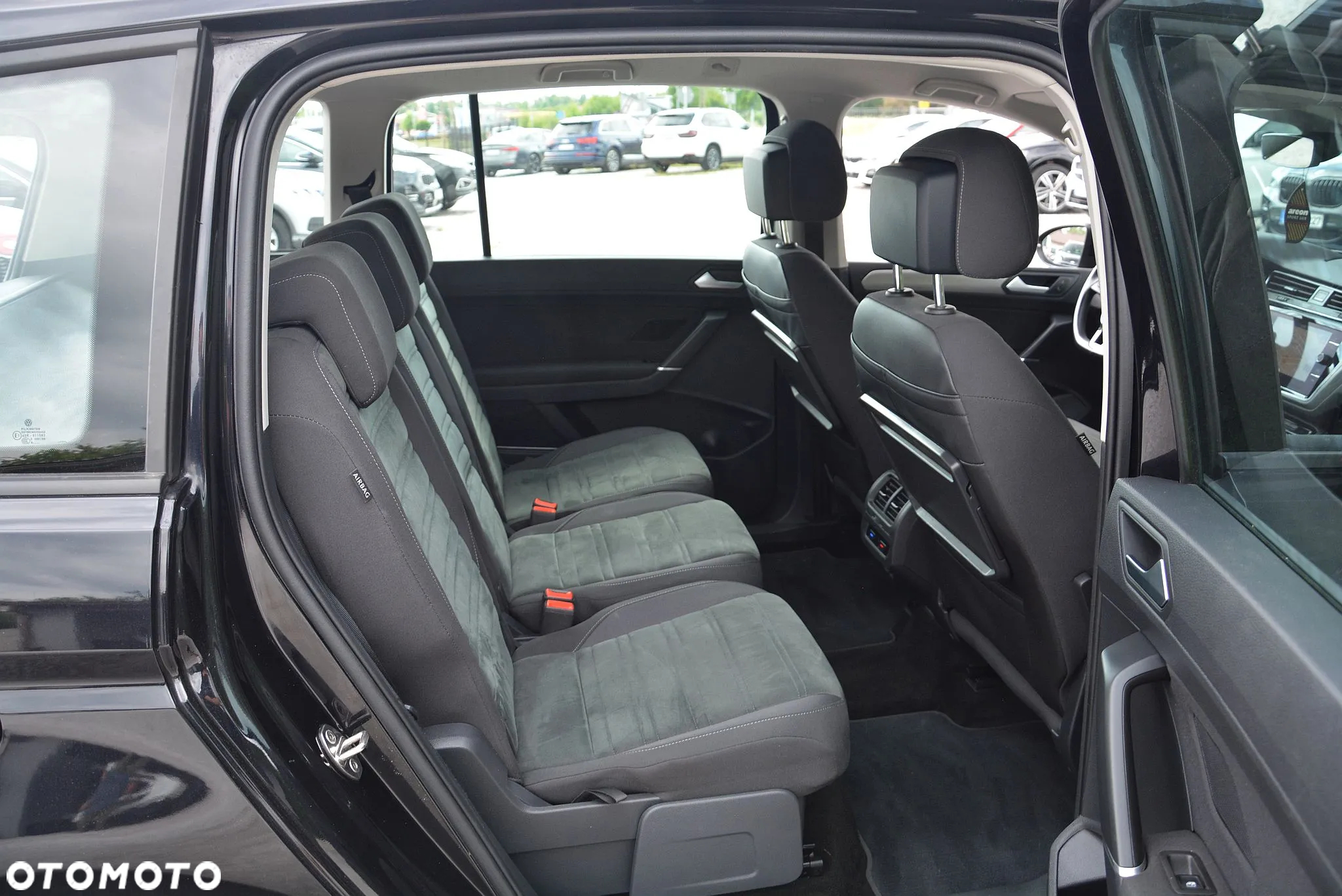 Volkswagen Touran 2.0 TDI BMT Comfortline - 13