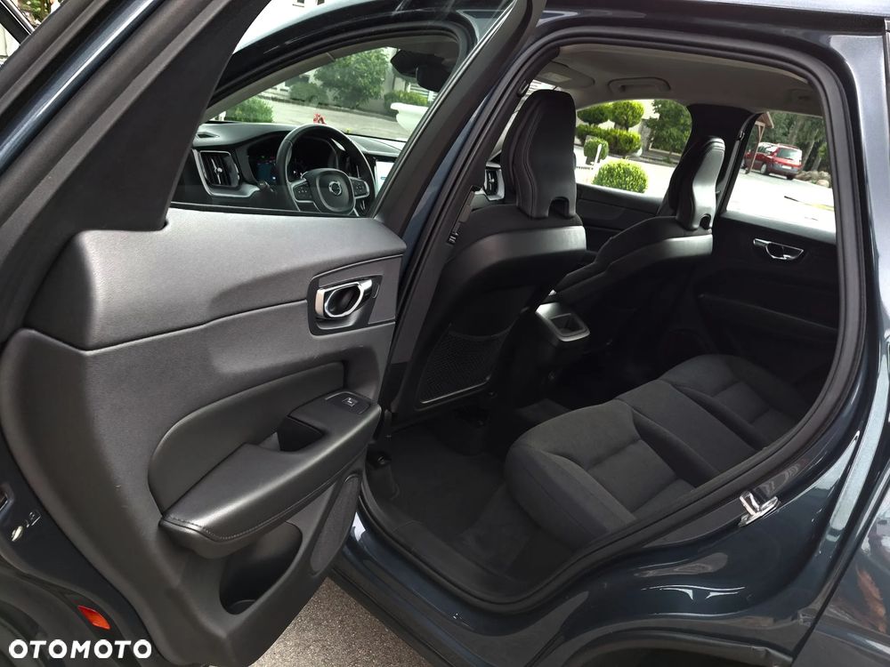 Volvo XC 60 B4 D AWD Geartronic Momentum - 21