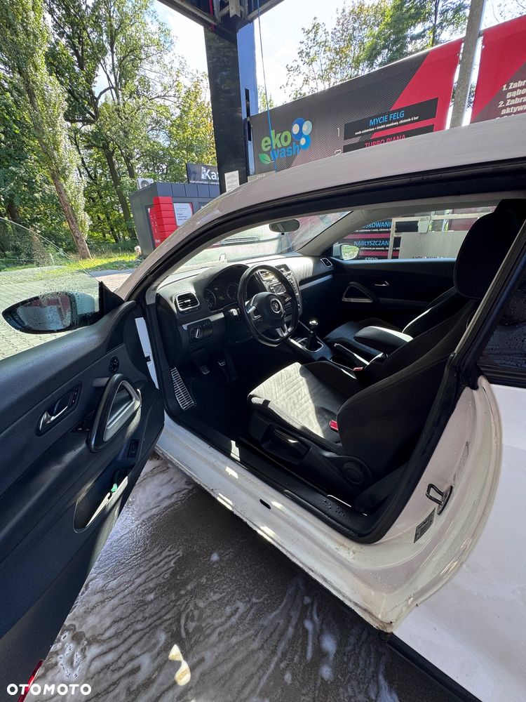 Volkswagen Scirocco 2.0 TDI - 16