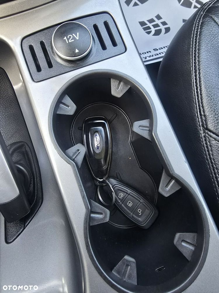 Ford Kuga - 25