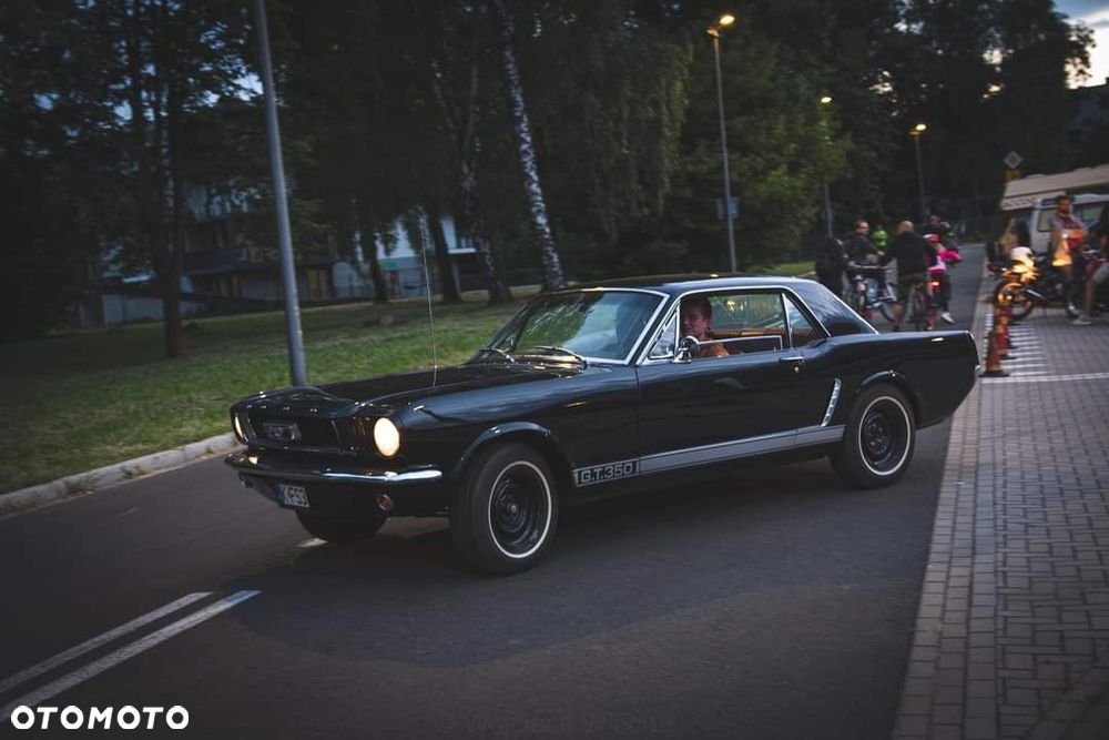 Ford Mustang - 6