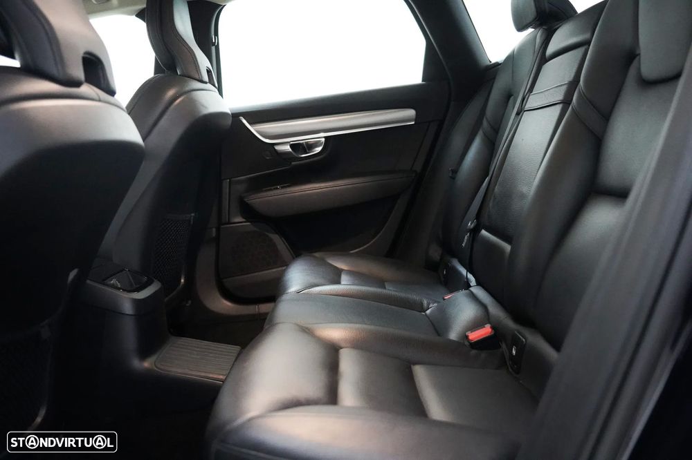 Volvo V90 2.0 T8 Momentum Plus AWD Geartronic - 7
