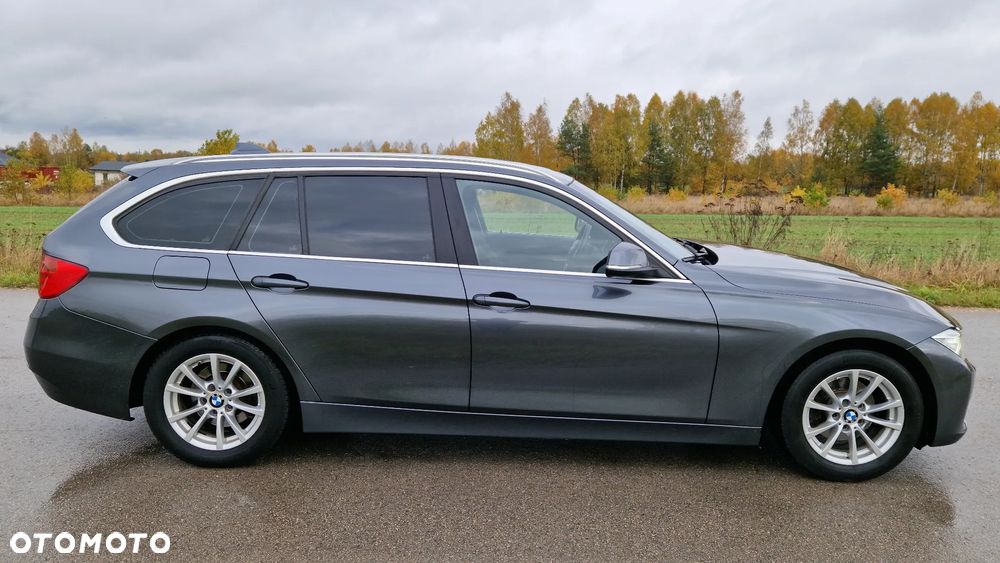 BMW Seria 3 320d Touring Luxury Line - 14