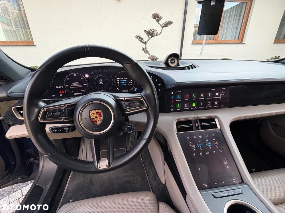 Porsche Taycan 4S - 8
