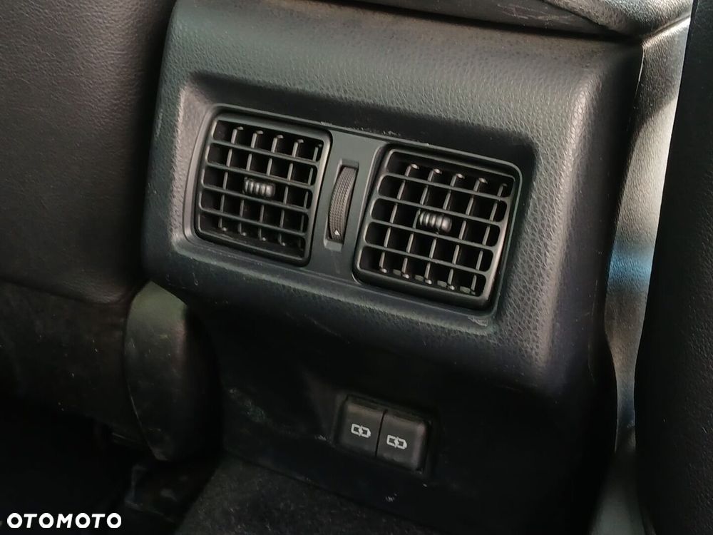 Toyota Camry - 35