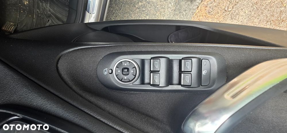 Ford S-Max 2.0 TDCi DPF Titanium X - 19