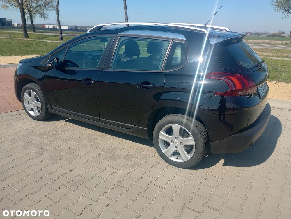 Peugeot 2008 BlueHDi 100 STOP & START Signature - 4